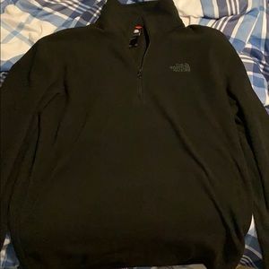 North face pull over 1/3 sip